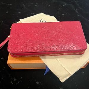 Louis Vuitton Zippy Wallet